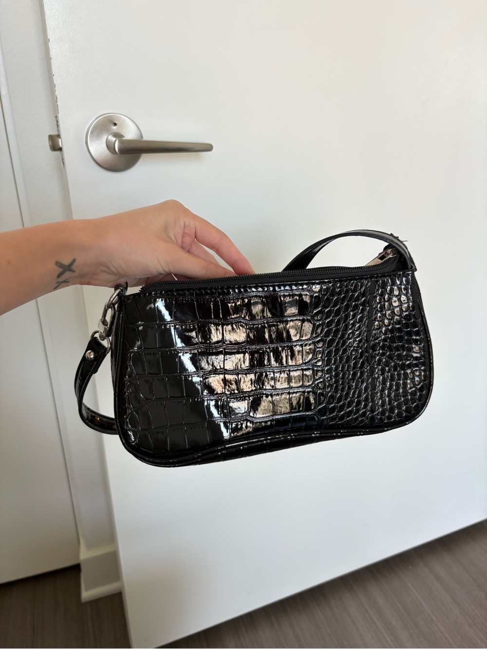 Black Croc-Effect shoulder bag - Picture 6 of 6